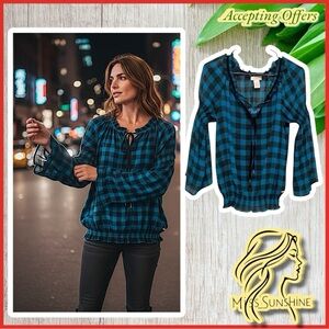 Candie's - Sz S - blue black checkered 2 pc top - trumpet sleeves / bell sleeves